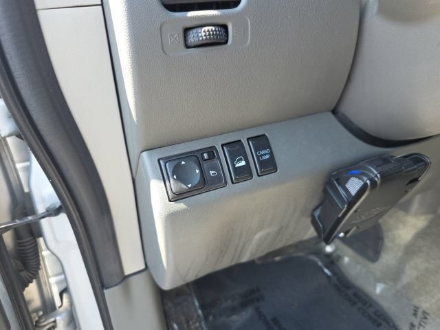 Used 2015 Nissan Frontier SL w/ Moonroof Package AWD/4WD image 18