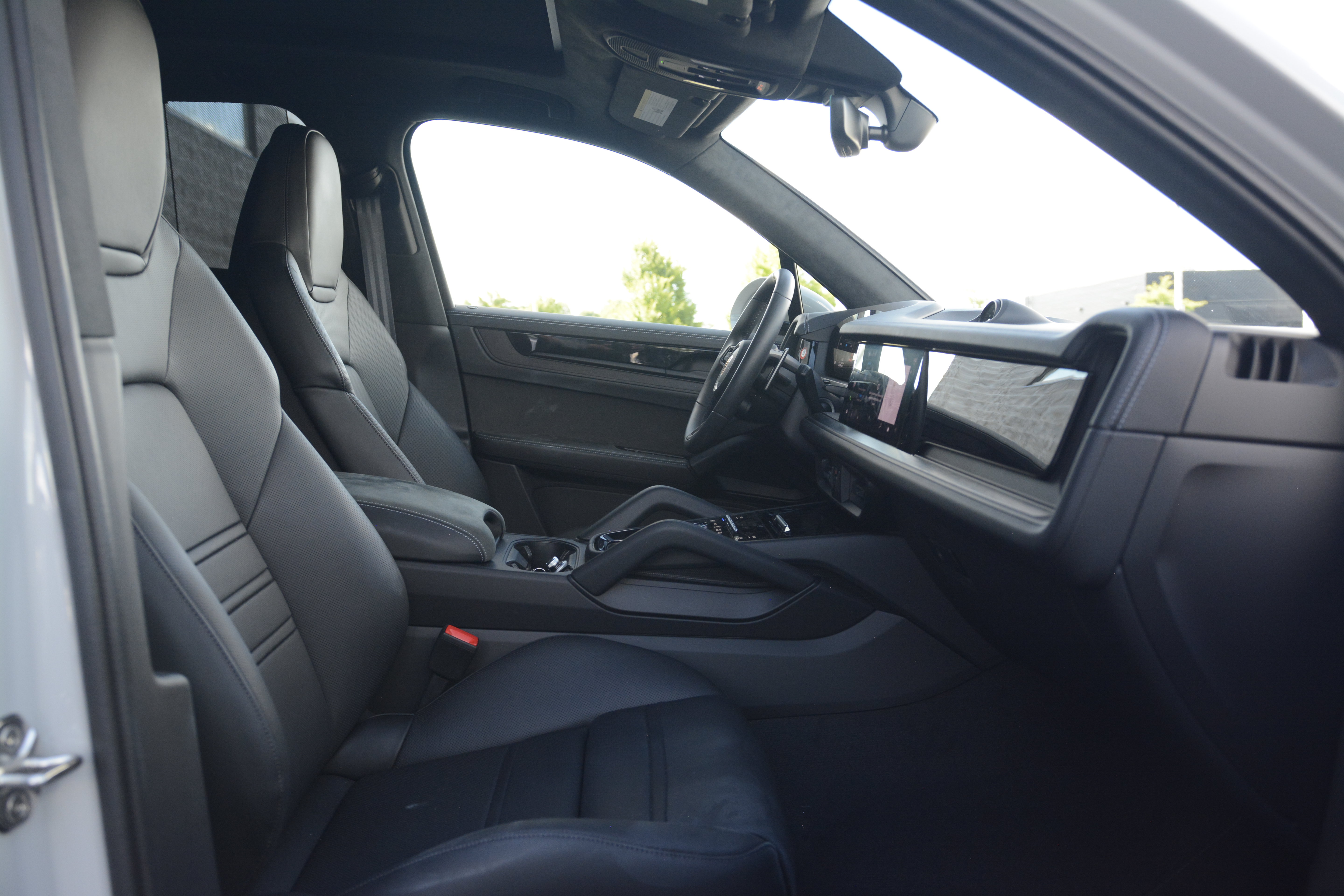 Certified 2026 Porsche Cayenne GTS AWD/4WD image 25