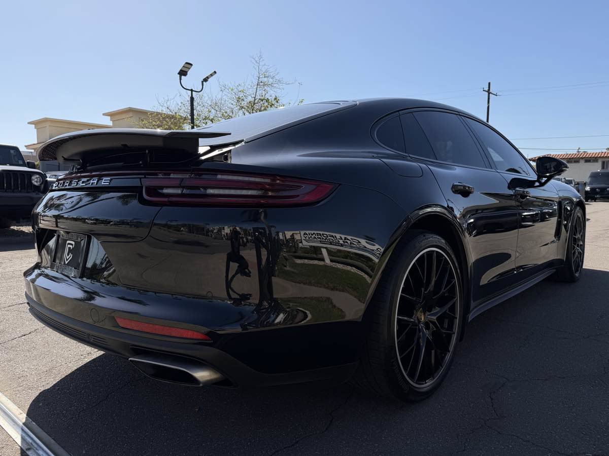 Used 2018 Porsche Panamera image 8
