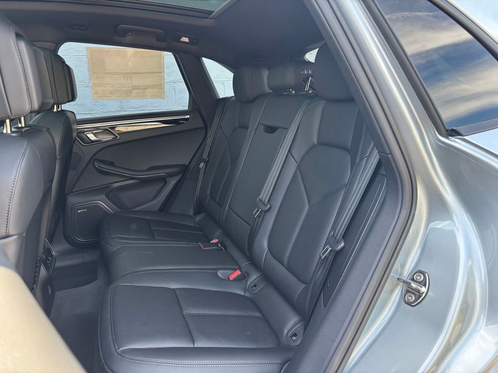New 2026 Porsche Macan AWD/4WD image 7
