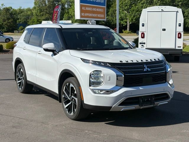 Used 2024 Mitsubishi Outlander SE AWD/4WD image 7