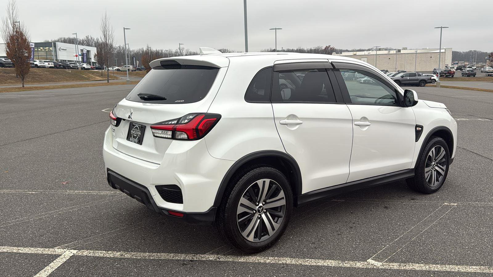Used 2020 Mitsubishi Outlander Sport ES image 6