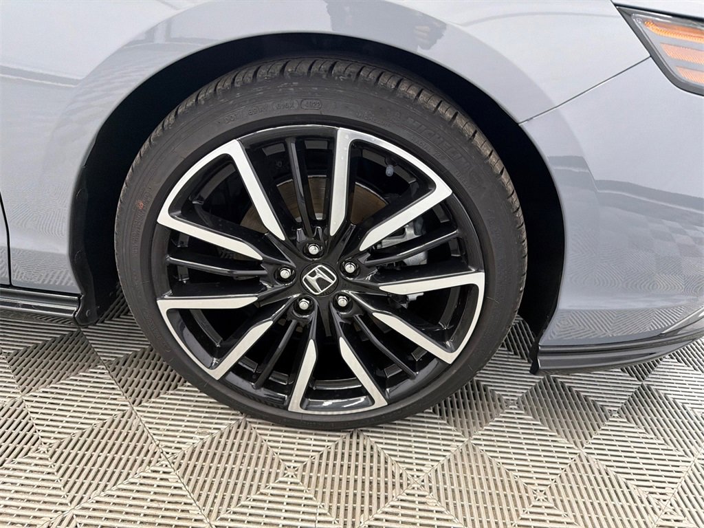 Used 2023 Honda Accord Touring image 14