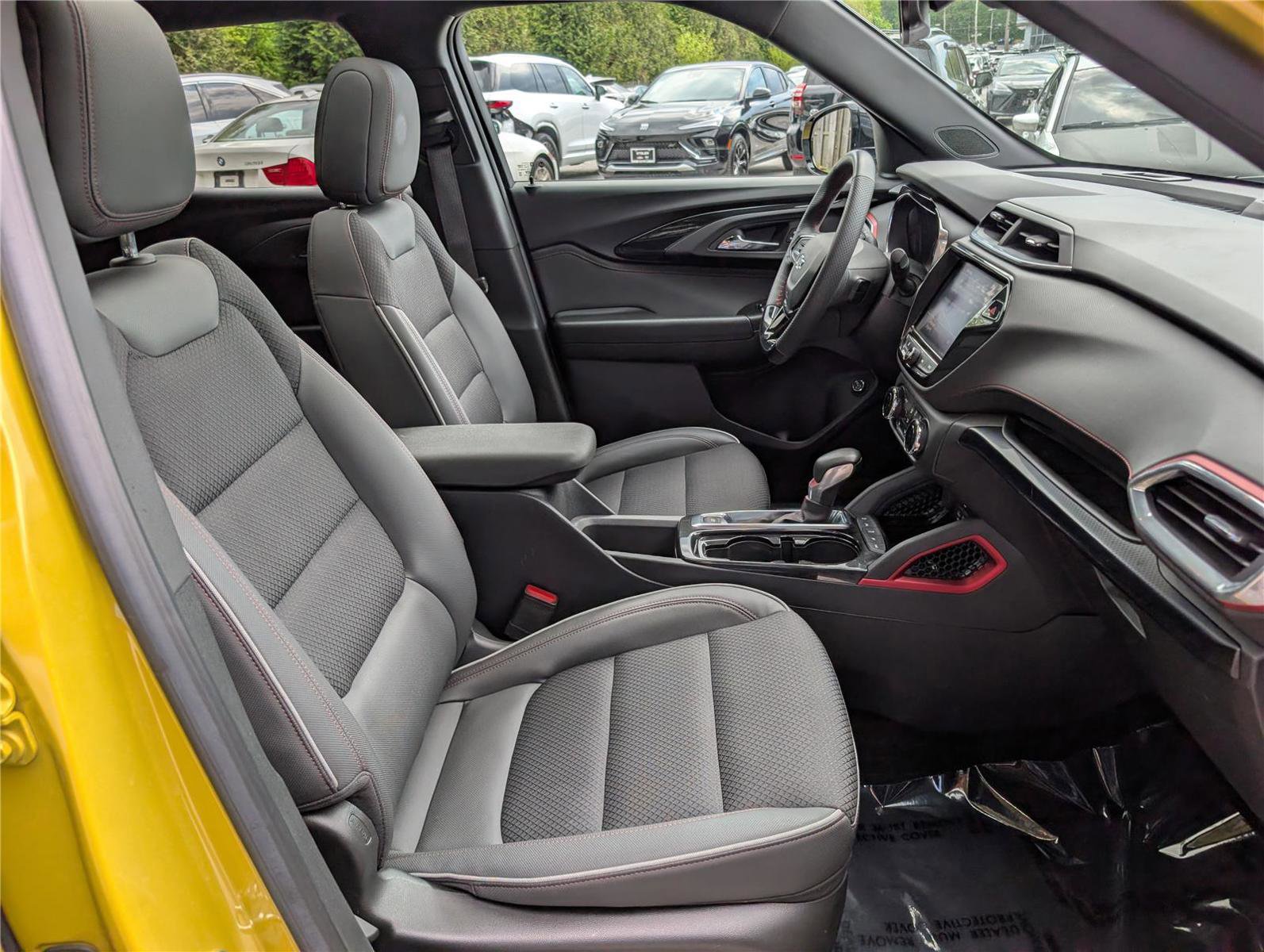 Used 2023 Chevrolet TrailBlazer RS w/ Sun and Liftgate Package AWD/4WD image 12