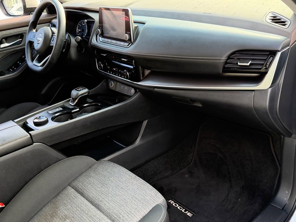 Certified 2022 Nissan Rogue SV AWD/4WD image 17