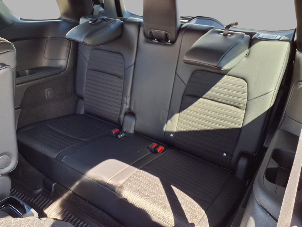 Used 2025 Nissan Pathfinder Rock Creek AWD/4WD image 24