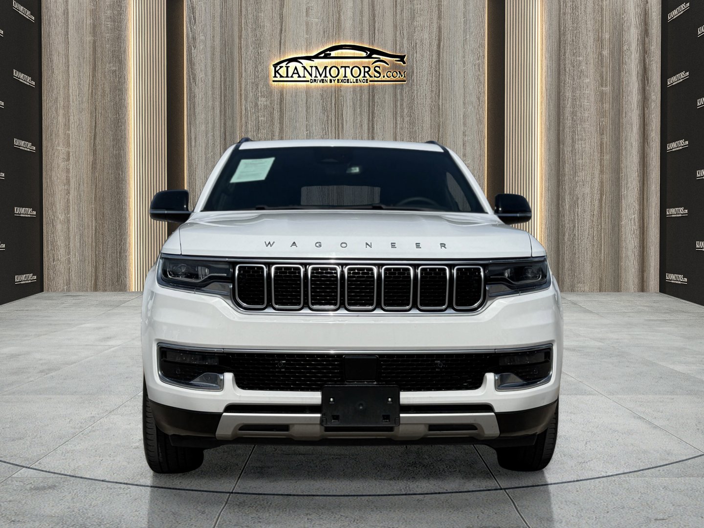 Used 2024 Jeep Wagoneer Series II w/ Flexible Seating Group image 2