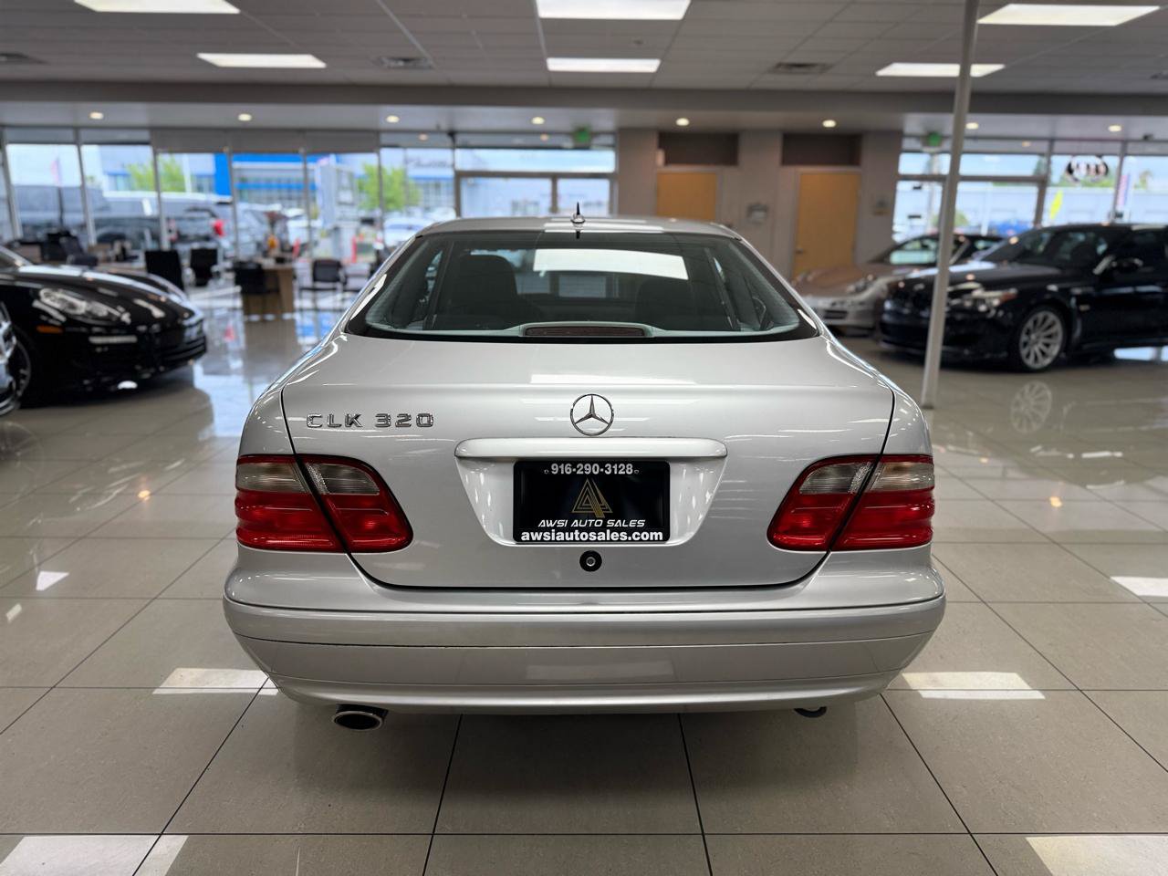 Used 2001 Mercedes-Benz CLK 320 Coupe image 5