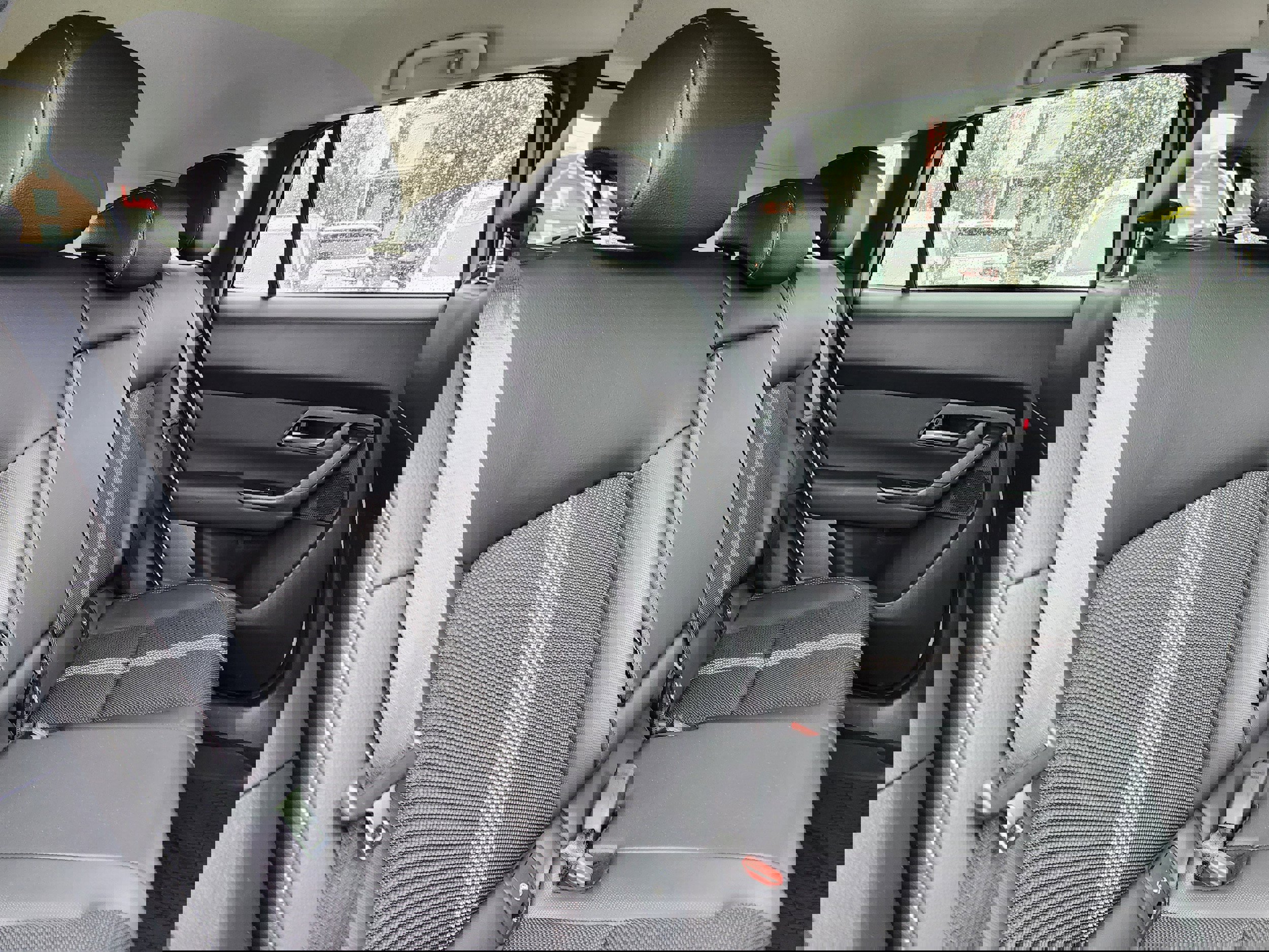 Certified 2025 MAZDA CX-50 2.5 Hybrid w/ Weather Package image 15