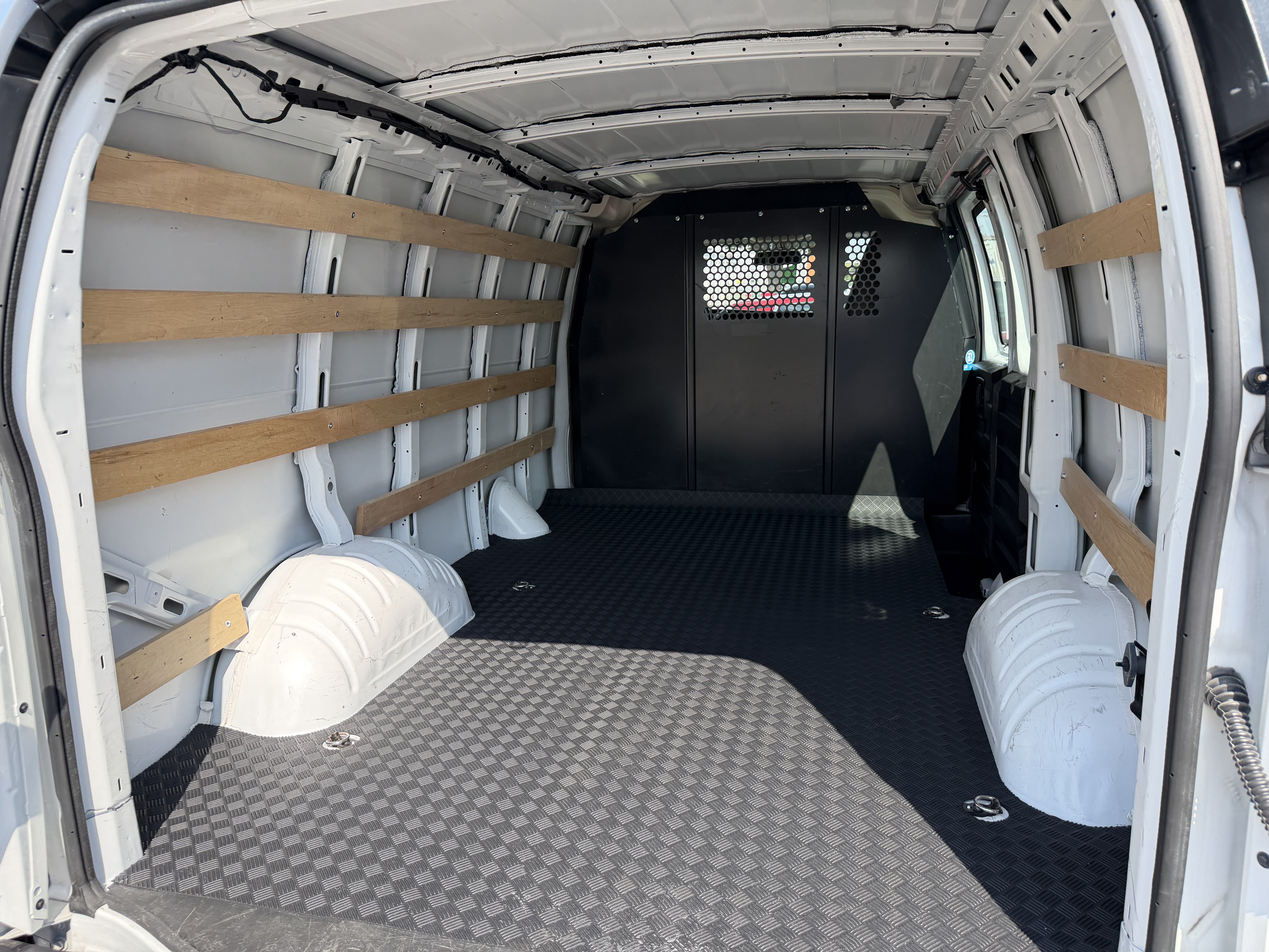 Used 2025 GMC Savana 2500 w/ Driver Convenience Package RWD image 25