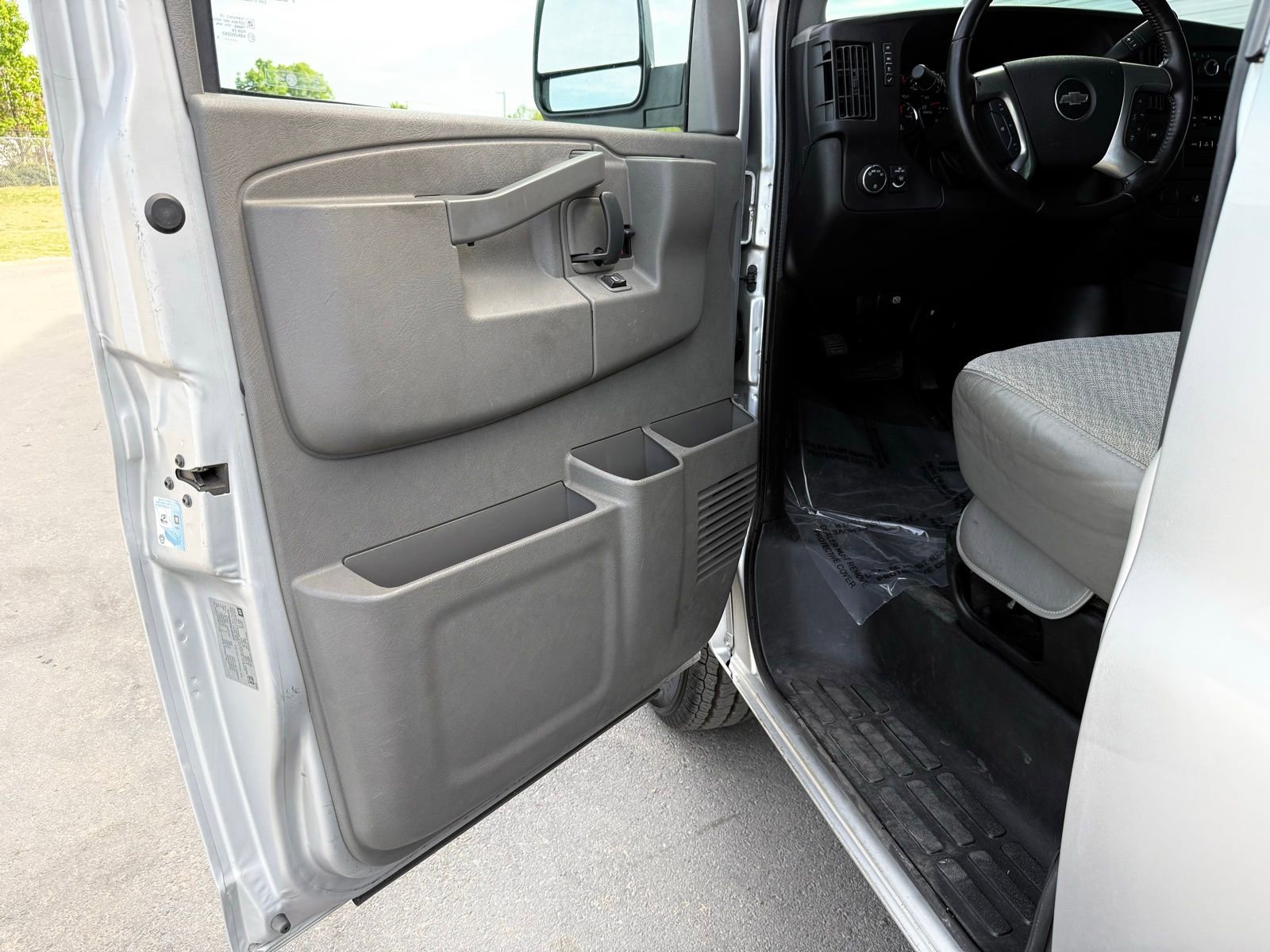 Used 2016 Chevrolet Express 2500 LS RWD image 15
