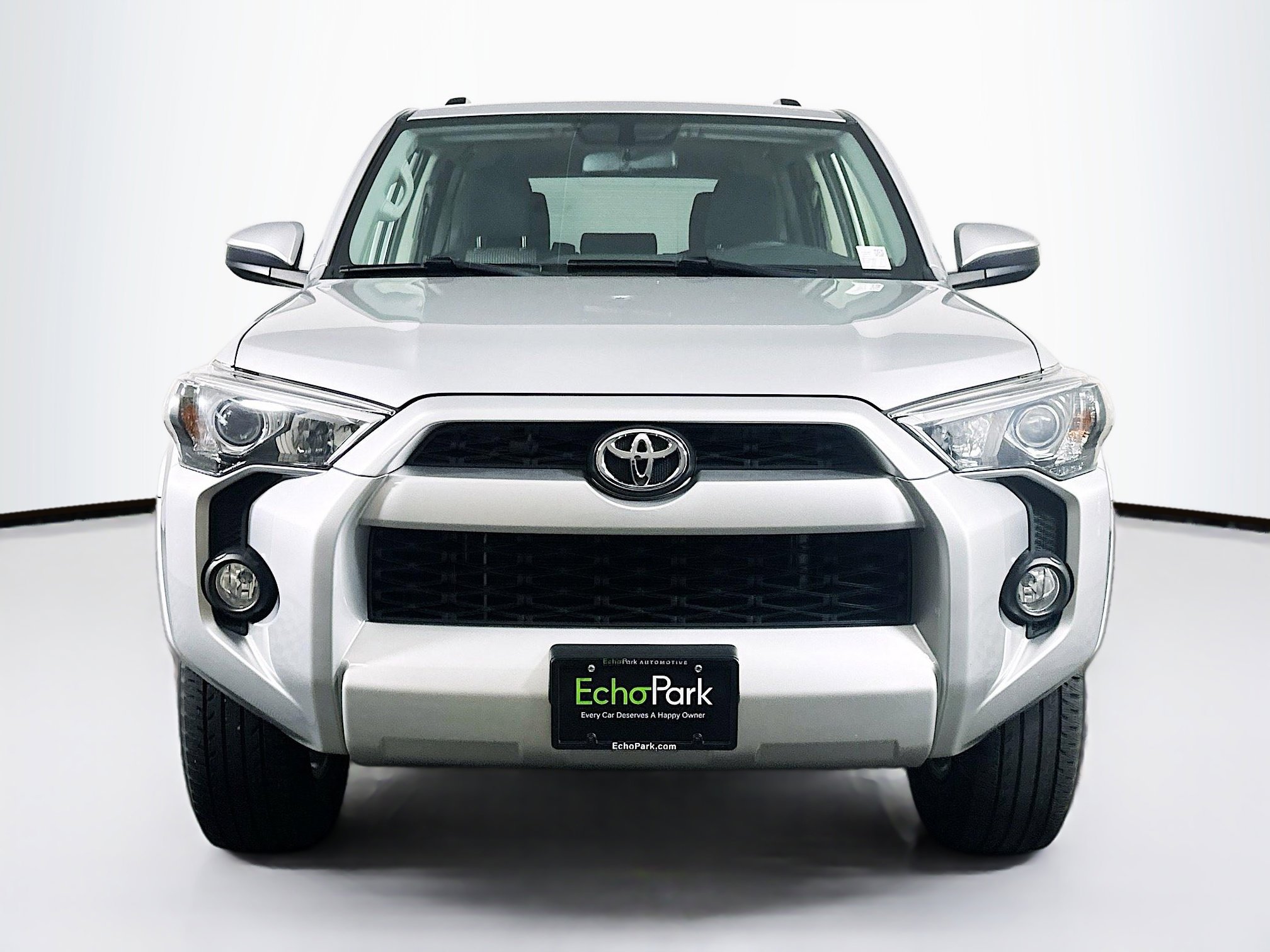 Used 2019 Toyota 4Runner SR5 image 2