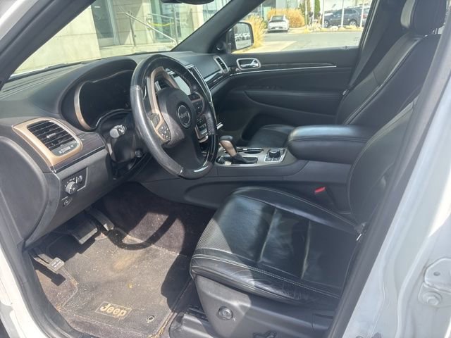 Used 2017 Jeep Grand Cherokee Overland image 2