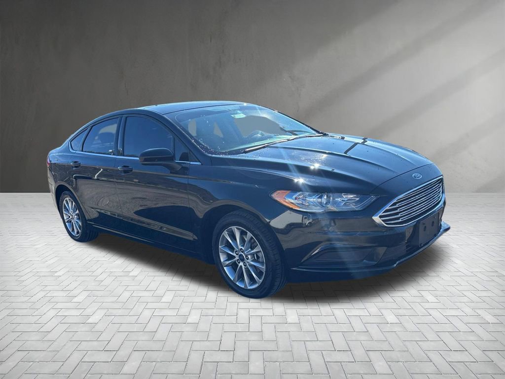 Used 2017 Ford Fusion SE w/ Fusion SE Technology Package image 7