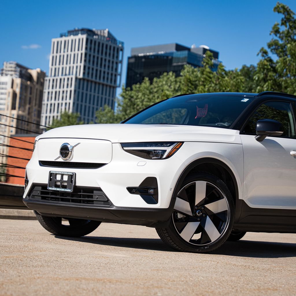 Certified 2023 Volvo XC40 Recharge Ultimate AWD/4WD image 2
