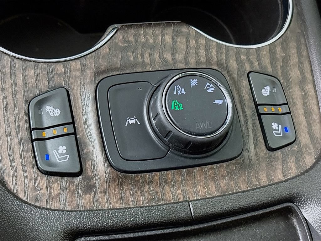Certified 2022 GMC Acadia Denali w/ Denali Ultimate Package AWD/4WD image 25