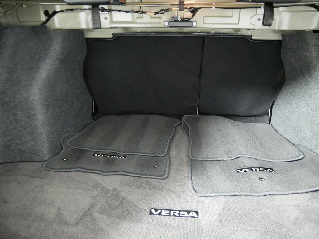 Used 2024 Nissan Versa SV w/ Trunk Package FWD image 17
