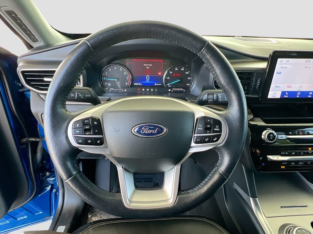 Used 2023 Ford Explorer Limited AWD/4WD image 11