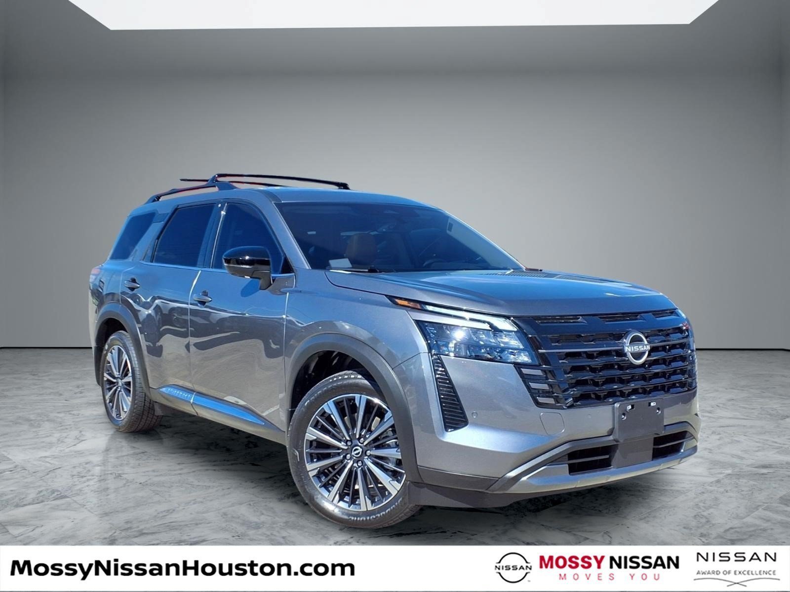 Used 2026 Nissan Pathfinder Platinum AWD/4WD image 1