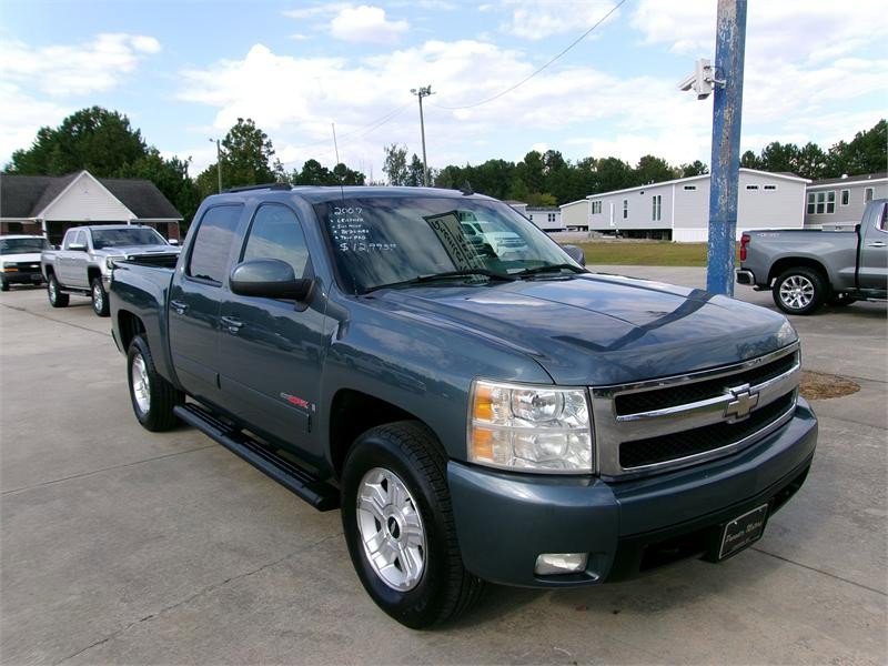 Used 2007 Chevrolet Silverado 1500 LTZ w/ Safety Package image 2