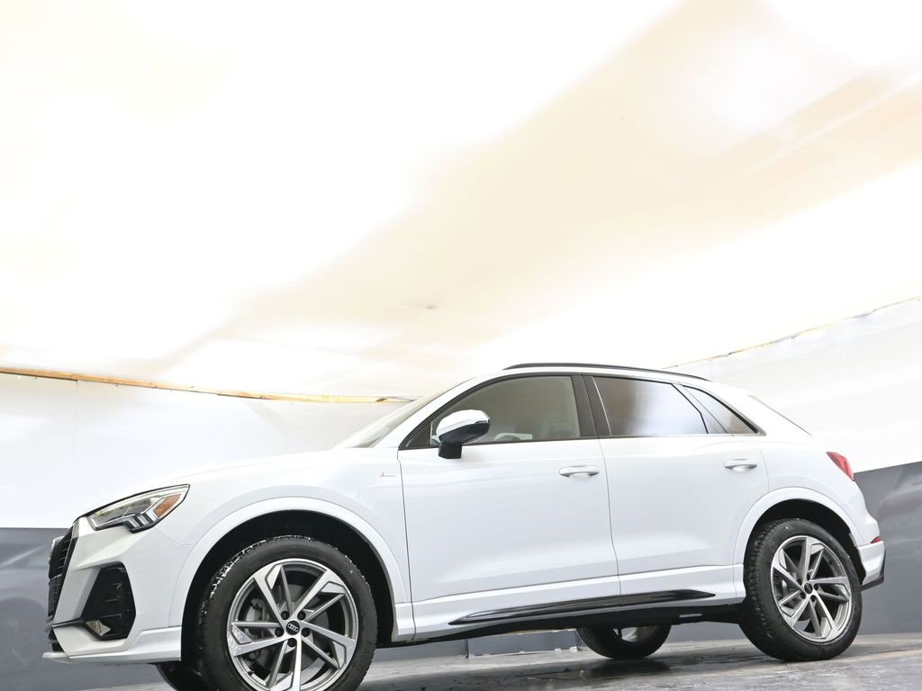 New 2025 Audi Q3 2.0T Premium image 41