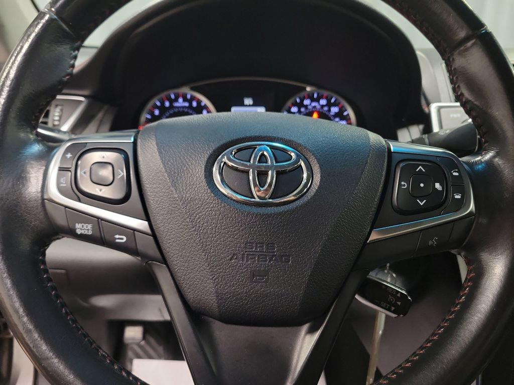 Used 2016 Toyota Camry SE FWD image 19