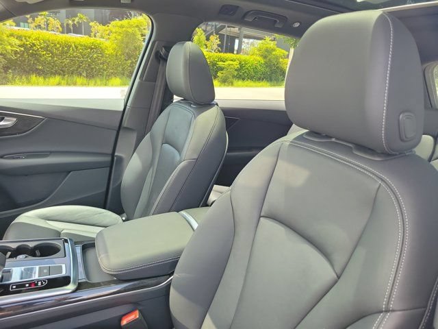Certified 2025 Audi Q7 2.0T Premium w/ Convenience Package AWD/4WD image 15