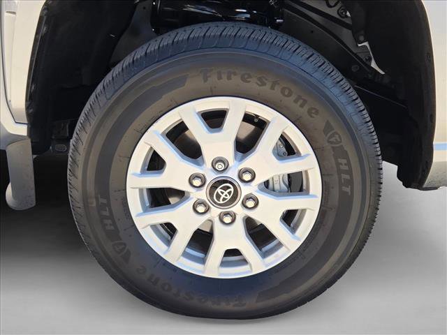 Certified 2025 Toyota Tacoma SR5 AWD/4WD image 22