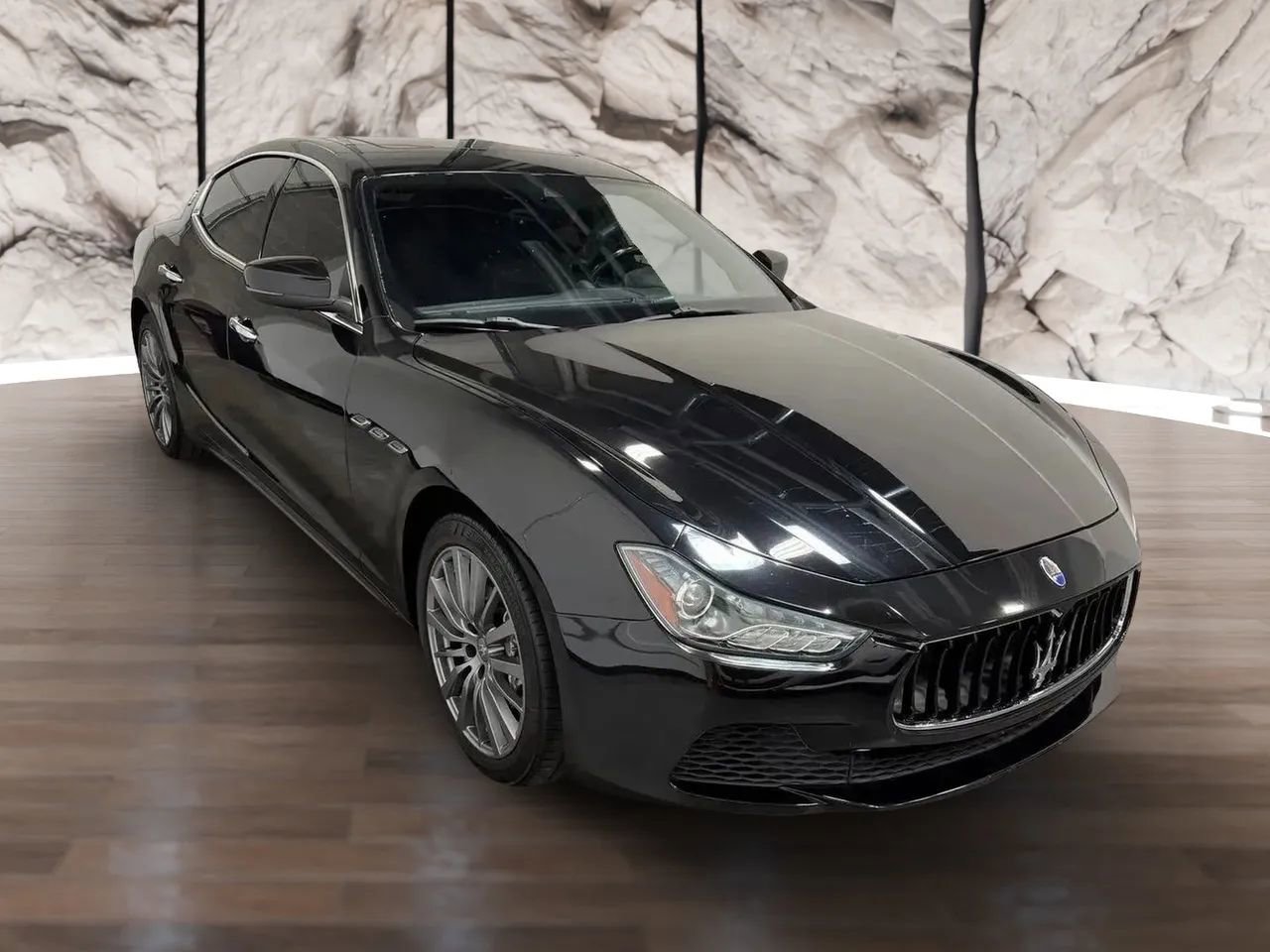 Used 2017 Maserati Ghibli S image 2
