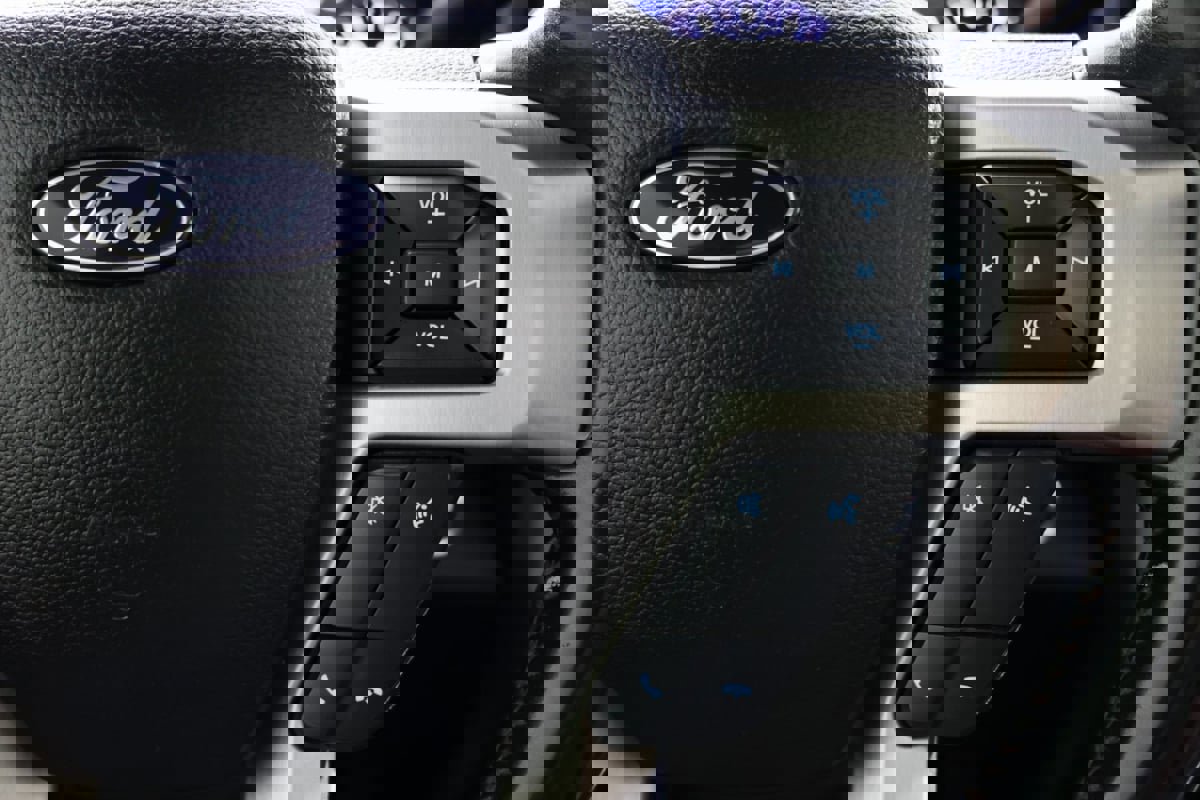 Used 2020 Ford F350 Platinum w/ FX4 Off-Road Package image 30