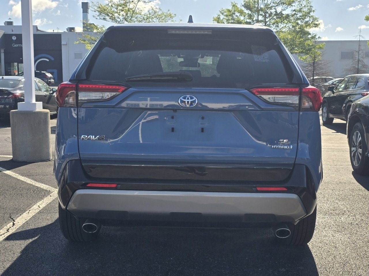 Used 2024 Toyota RAV4 SE image 6