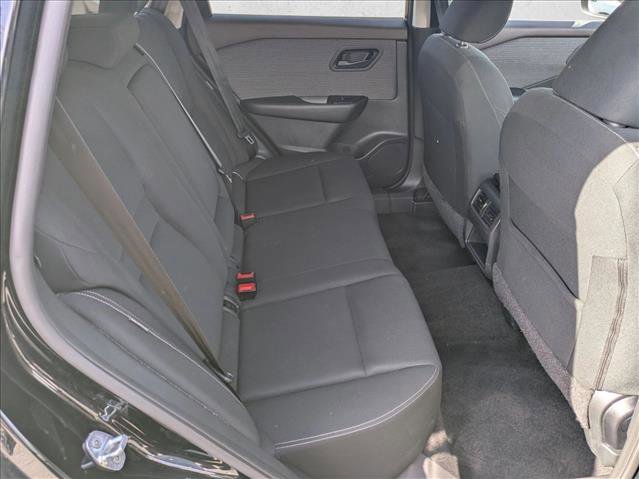 Used 2023 Nissan Rogue S image 18