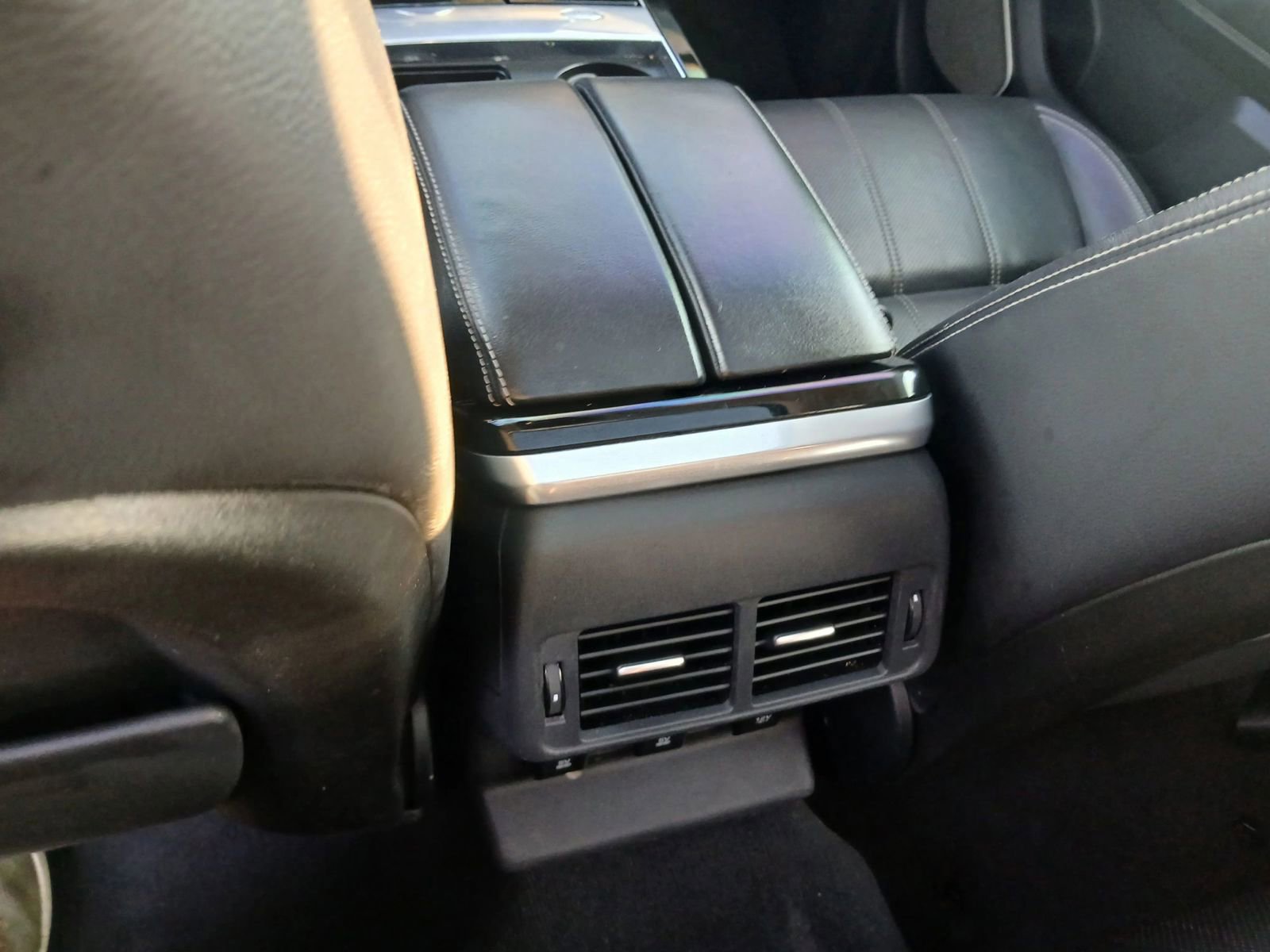 Used 2018 Land Rover Range Rover Velar S image 27