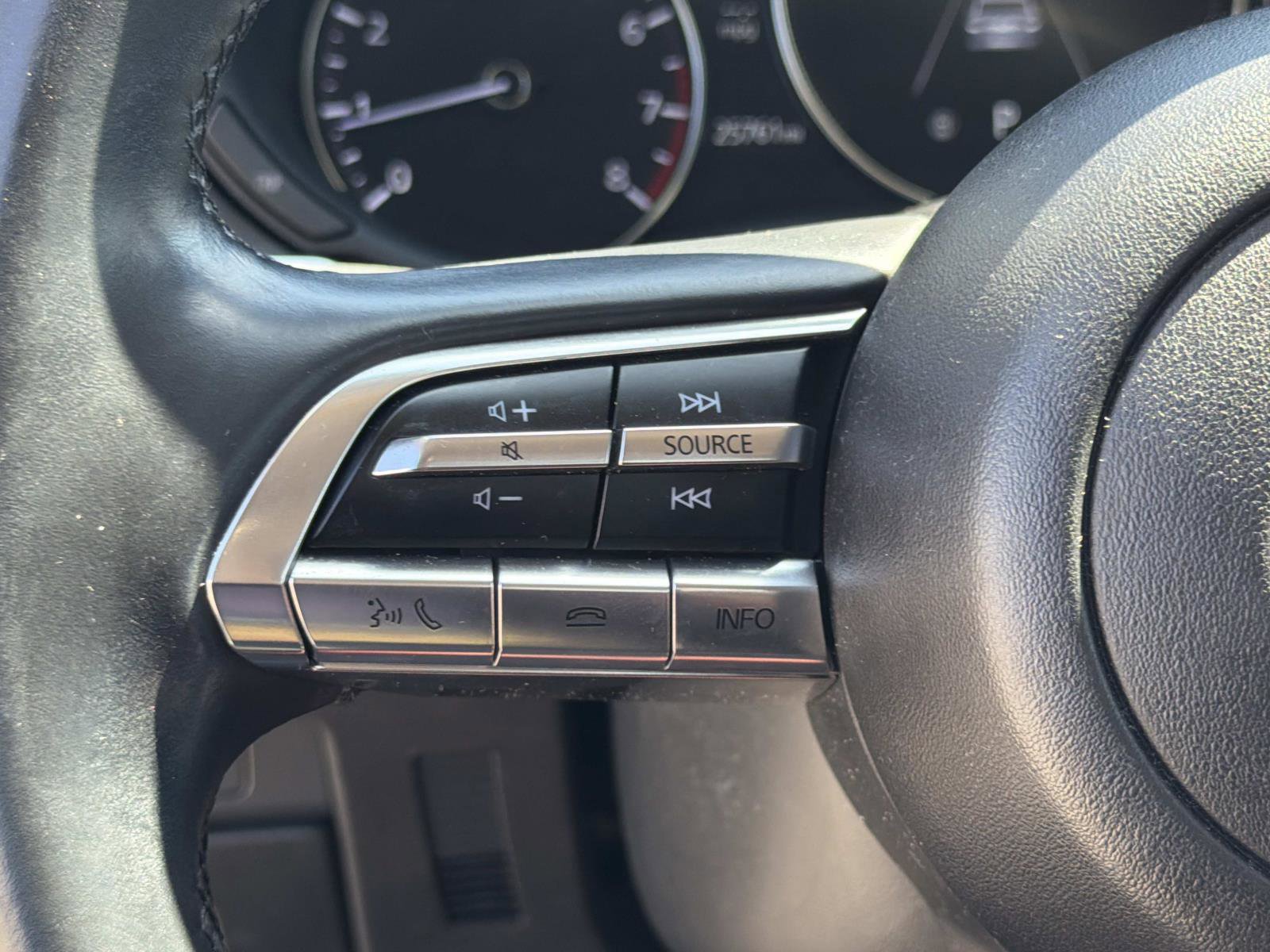 Used 2023 MAZDA MAZDA3 s image 9