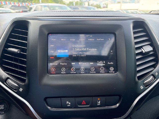 Used 2021 Jeep Cherokee Latitude Plus w/ Sun & Sound Group AWD/4WD image 15
