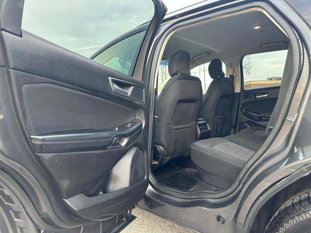 Used 2017 Ford Edge SE image 13