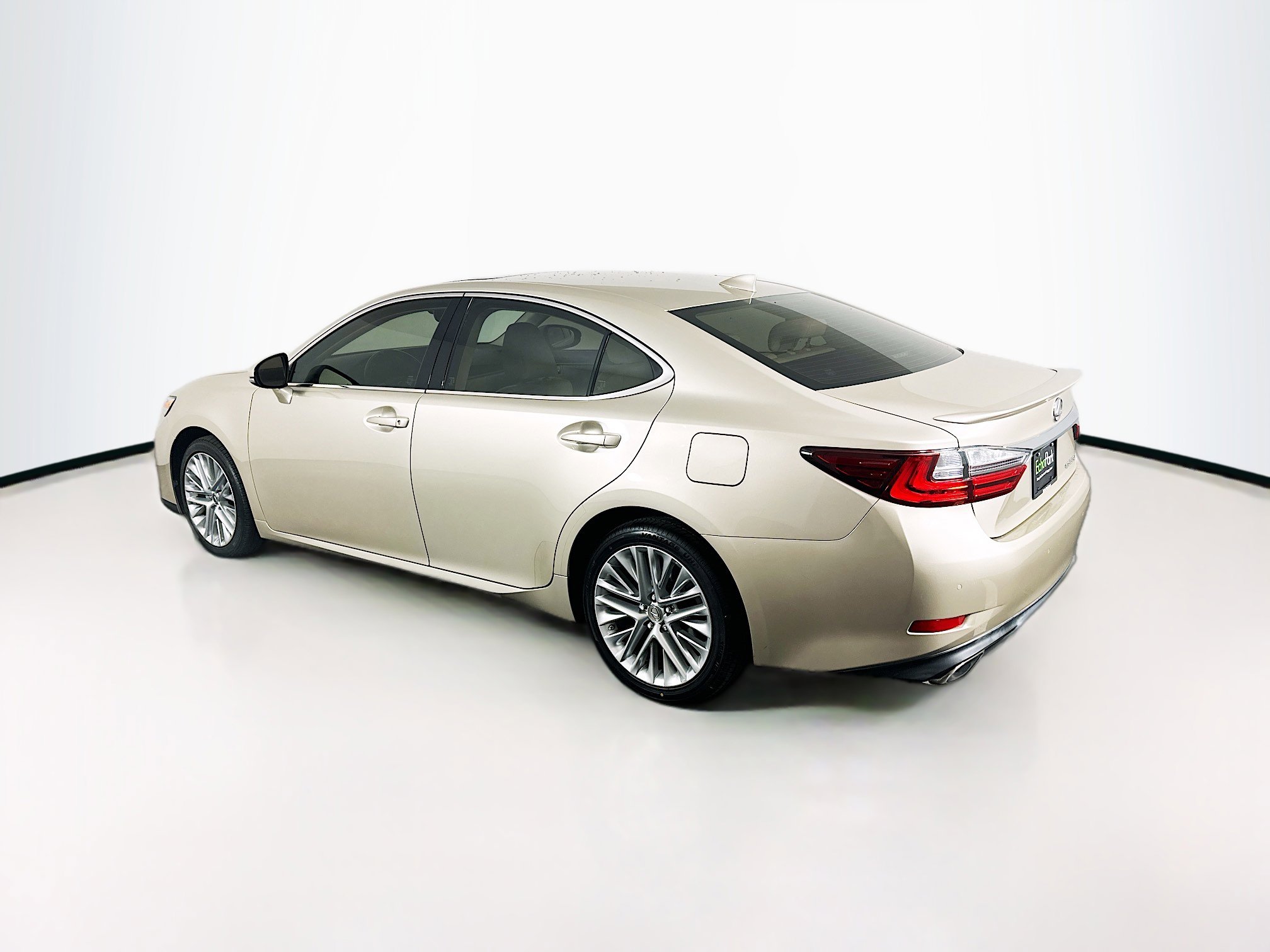 Used 2016 Lexus ES 350 w/ Luxury Package w/Wood Trim FWD image 5