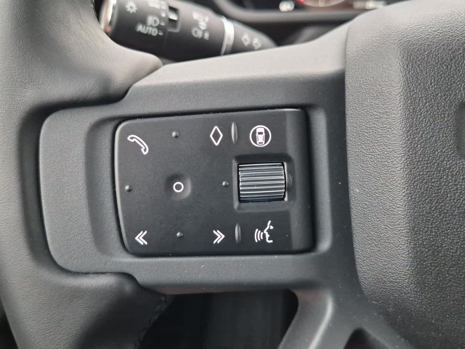New 2026 Land Rover Defender 130 X-Dynamic SE AWD/4WD image 27