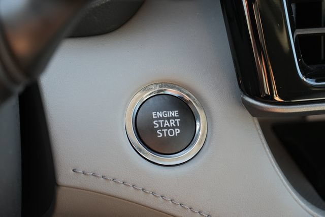 Used 2023 Toyota Highlander XLE FWD image 33