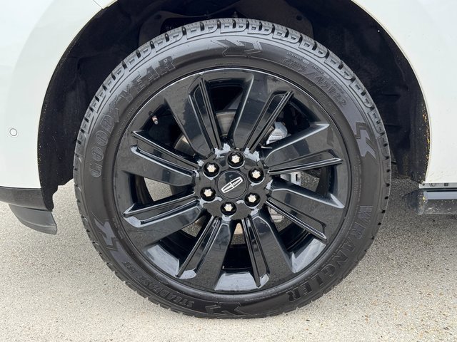 Used 2022 Lincoln Navigator Reserve w/ Monochromatic Package image 13