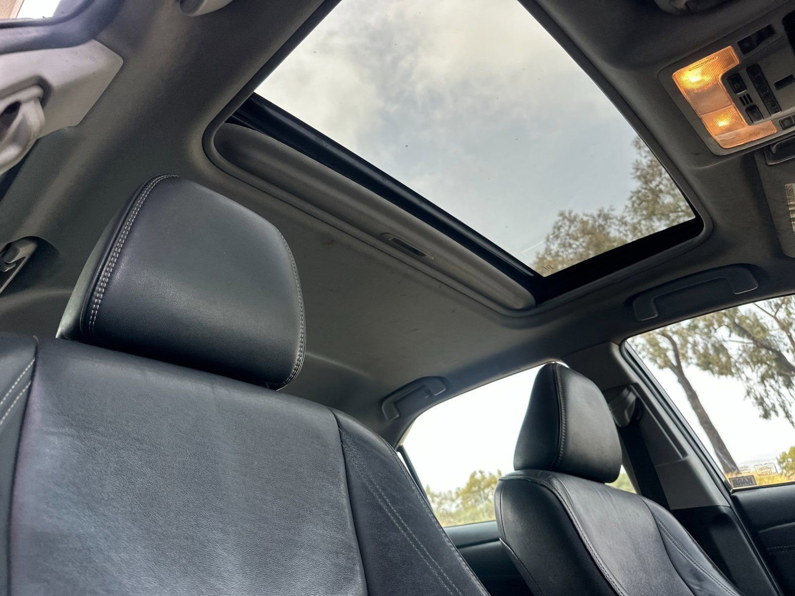 Used 2017 Toyota Camry XLE w/ Moonroof Package FWD image 15