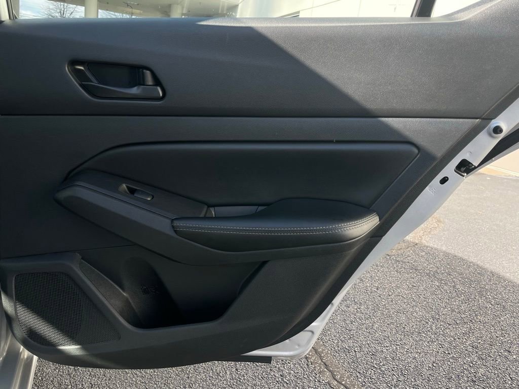 Used 2024 Nissan Altima 2.5 SV image 34