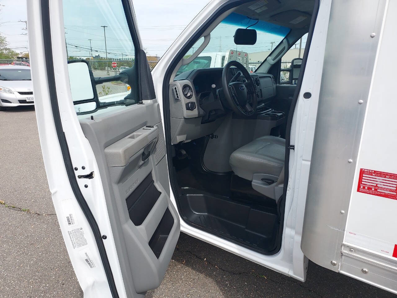 Used 2022 Ford E-450 and Econoline 450 Super Duty w/ Power Windows & Locks Group RWD image 14