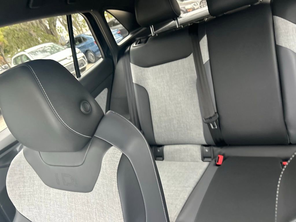 Used 2024 Volkswagen ID.4 2WD image 12