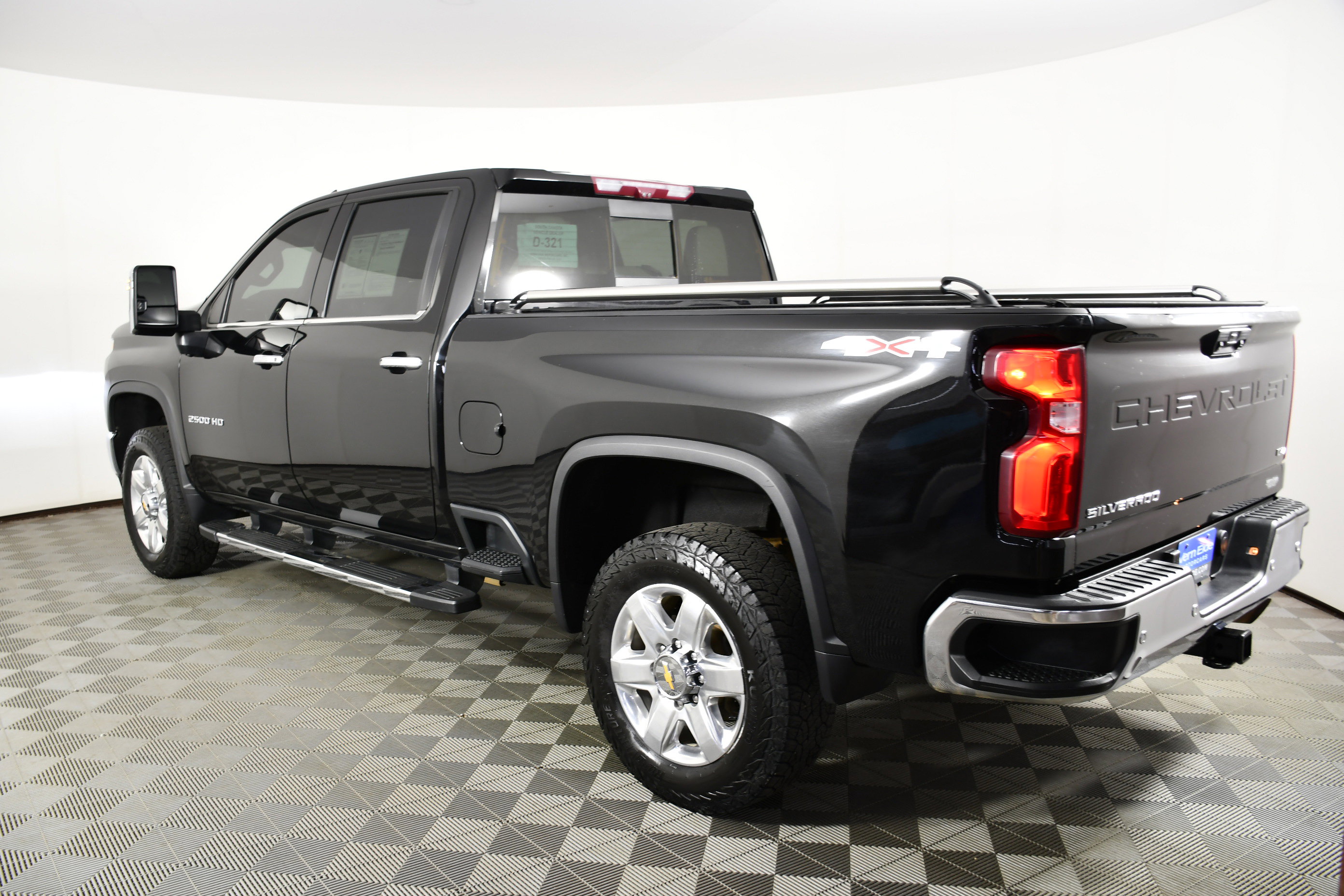 Used 2022 Chevrolet Silverado 2500 LTZ w/ LTZ Premium Package AWD/4WD image 8