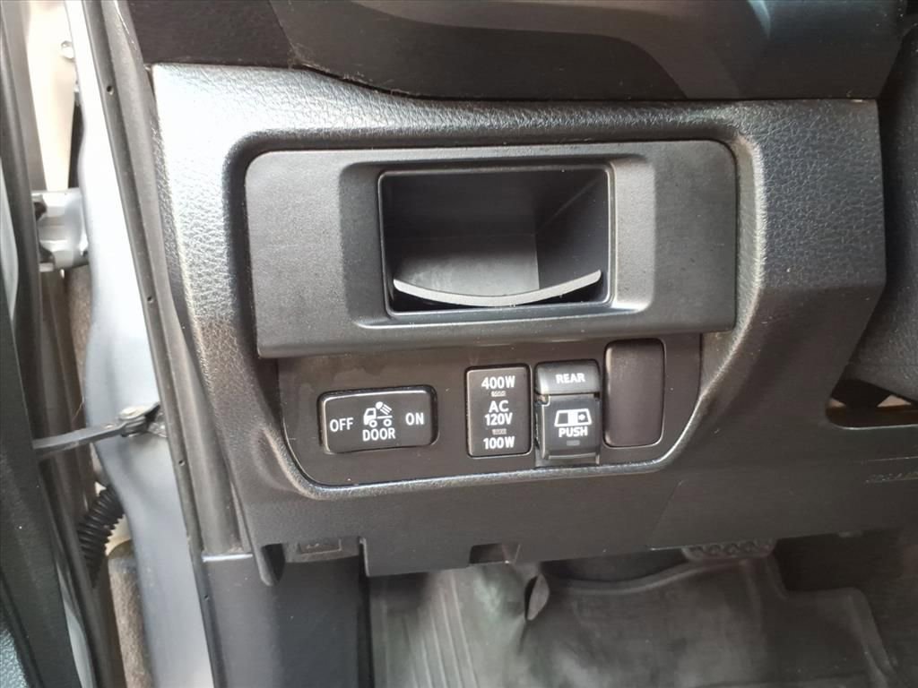 Used 2017 Toyota Tacoma TRD Off-Road image 17