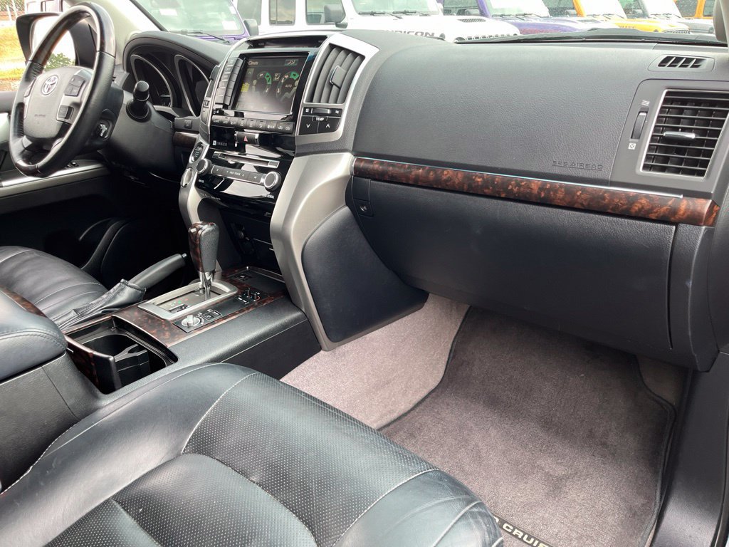 Used 2014 Toyota Land Cruiser AWD/4WD image 37