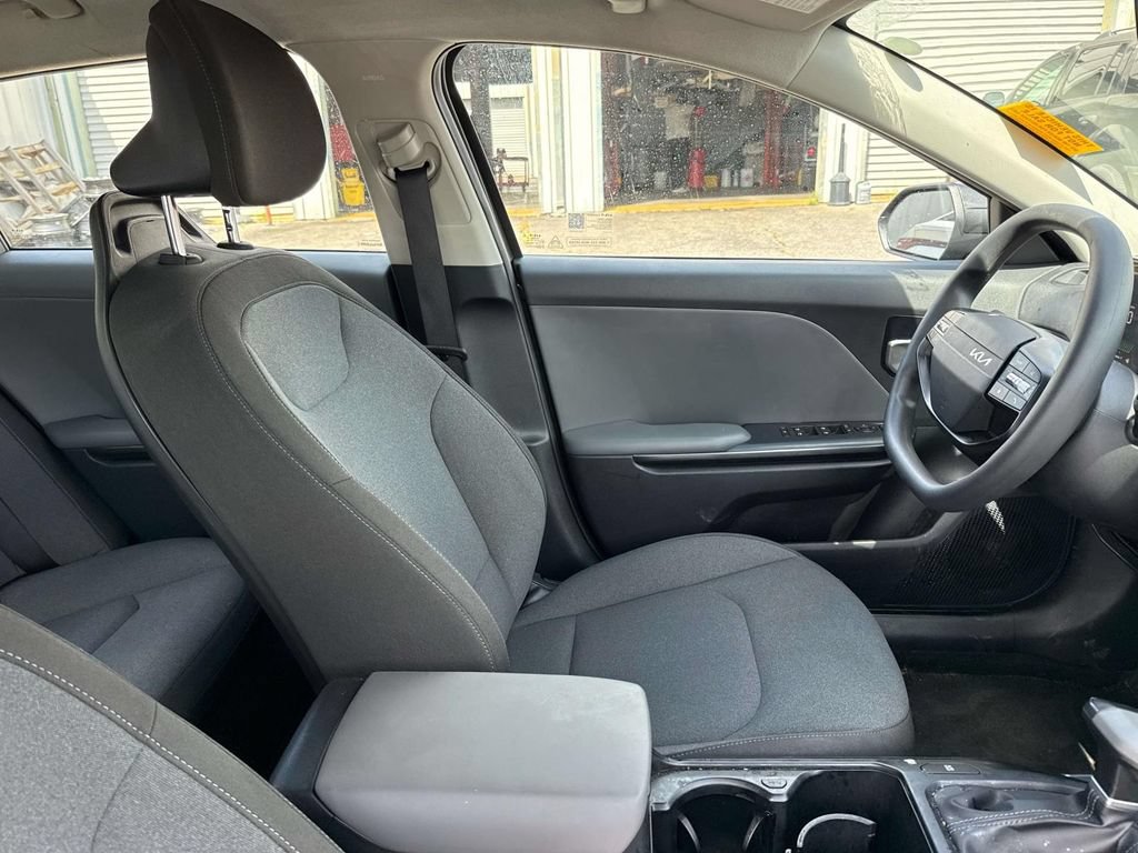Certified 2025 Kia K4 FWD image 12