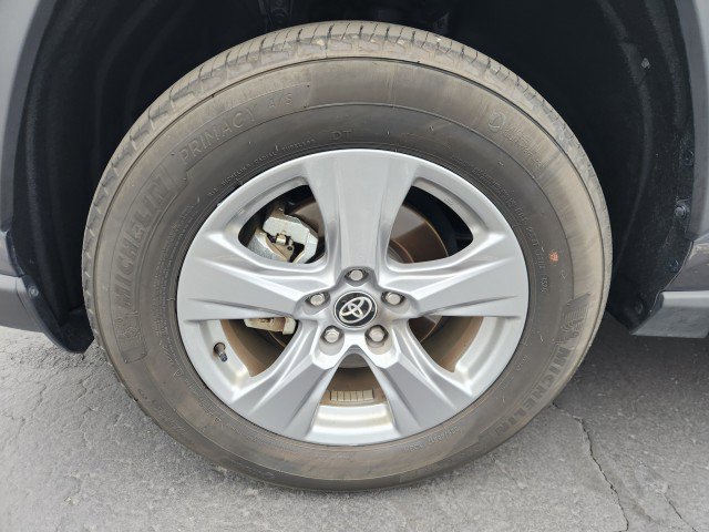 Used 2025 Toyota RAV4 XLE image 10