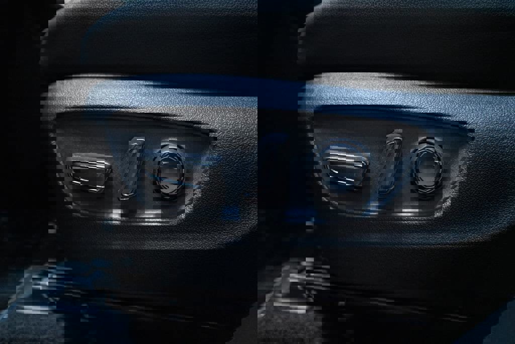 Used 2023 Toyota Highlander XLE AWD/4WD image 22